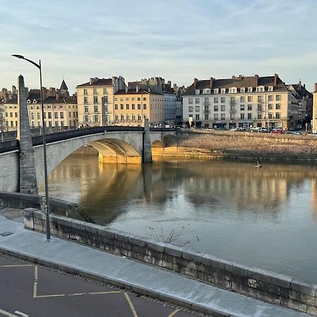 Appartement Avec Magnifique Vue Sur La Saone Et Son Balcon Chalon-sur-Saône Exterior foto