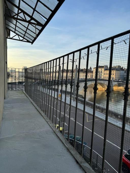 Appartement Avec Magnifique Vue Sur La Saone Et Son Balcon Chalon-sur-Saône Exterior foto